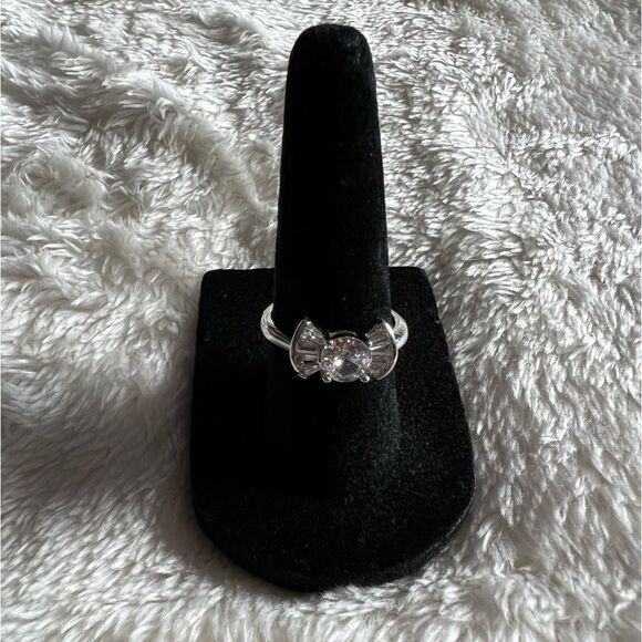 Cubic Zirconia Bow Tie Fashion Ring - Picture 3 of 5